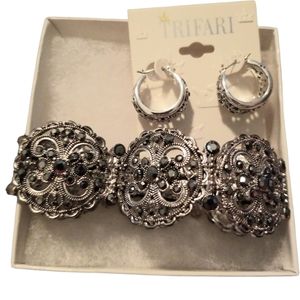 Trifari Earring & Bracelet Set